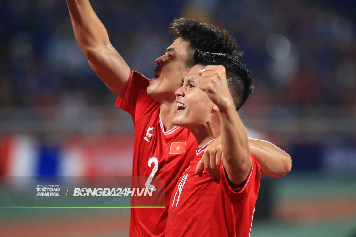 Quang Hải lỡ cơ hội chạm trán Bruno Fernandes